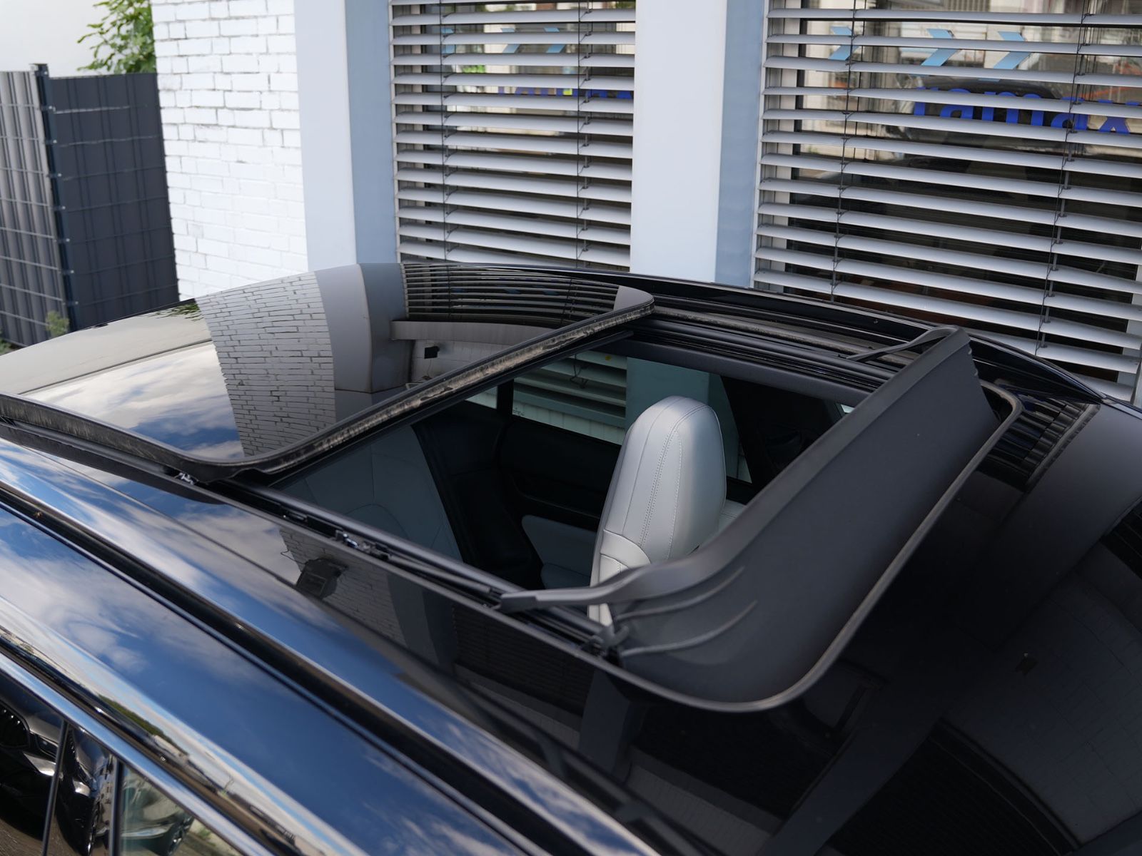 Porsche Macan 4 ACC-LUFTF.-PANO-BOSE-22"RS-LEDER KREIDE