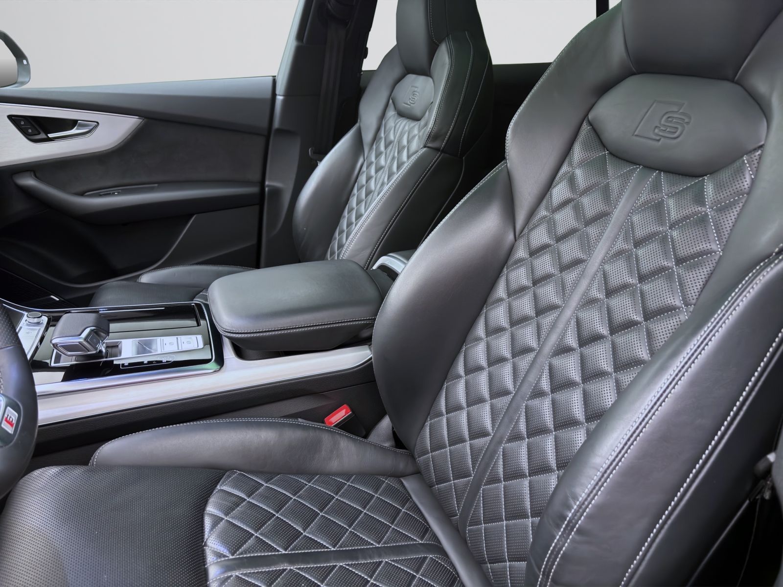 Audi Q8 50 TDI Q S LINE PANO AHK B&O HuD KAMERA