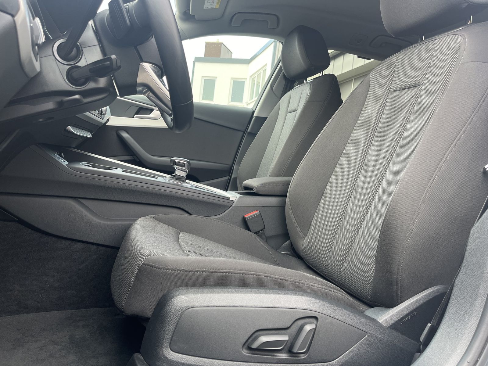 Audi A4 Avant 35 2.0 TDI S tronic advanced - Samsaru's Car Outlet