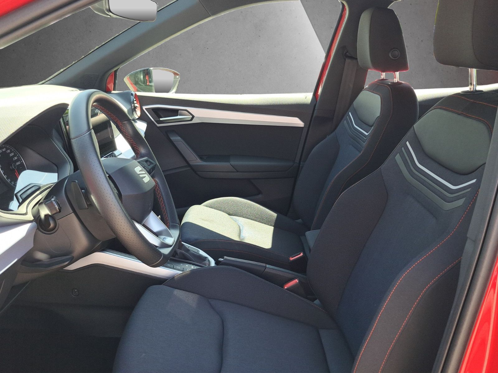 Seat Arona FR 1.5 TSI DSG AHK Navi Voll-LED PDC