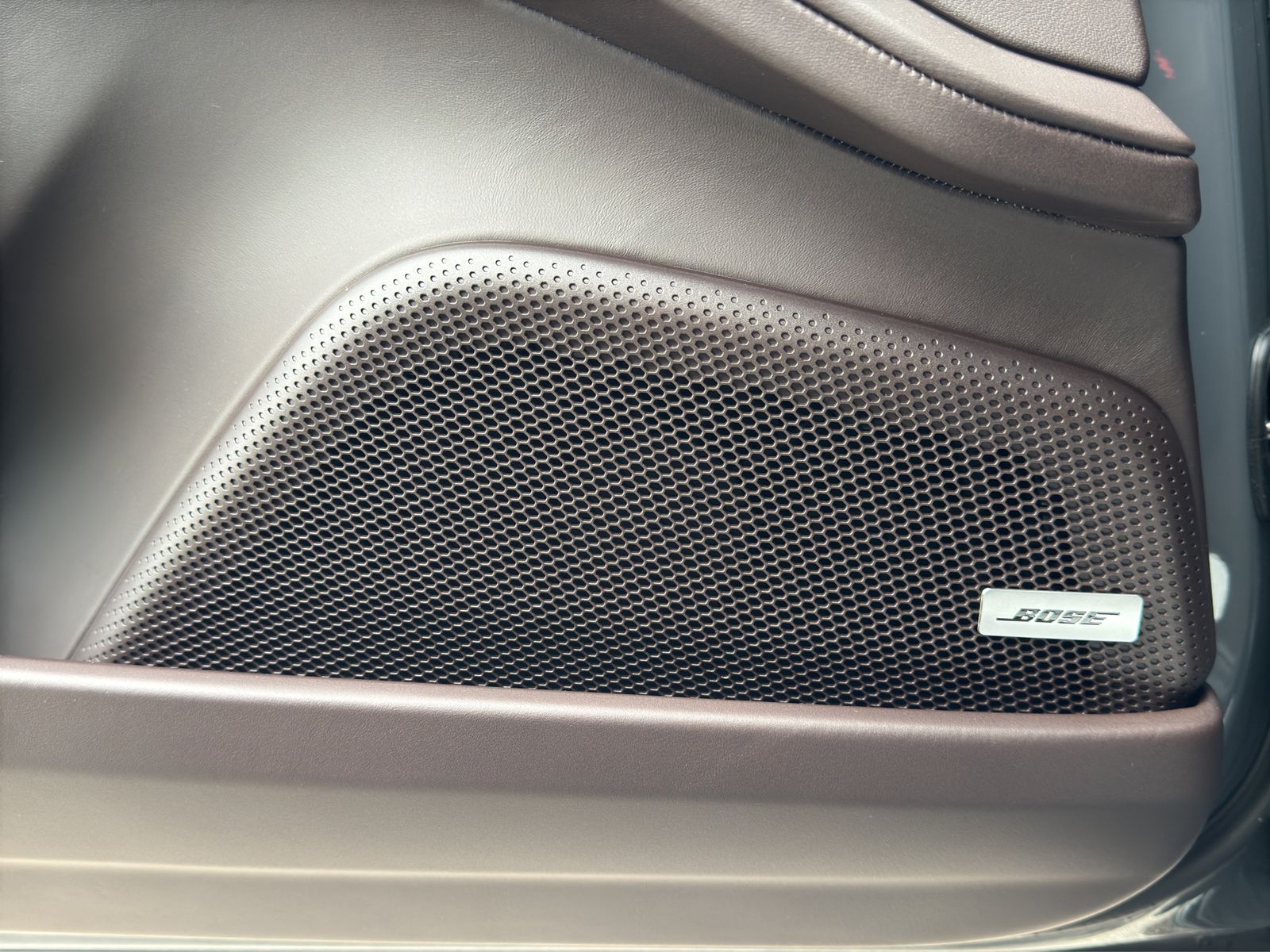 Porsche Panamera 4S E-Hybrid | SportDesign Paket schwarz