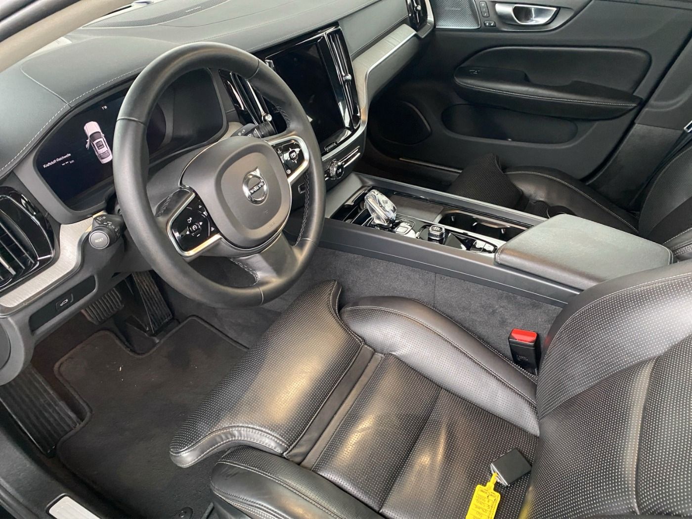 Volvo S60 B5 AWD Ultimate Dark AHK*STHZ*360Kamera*20''