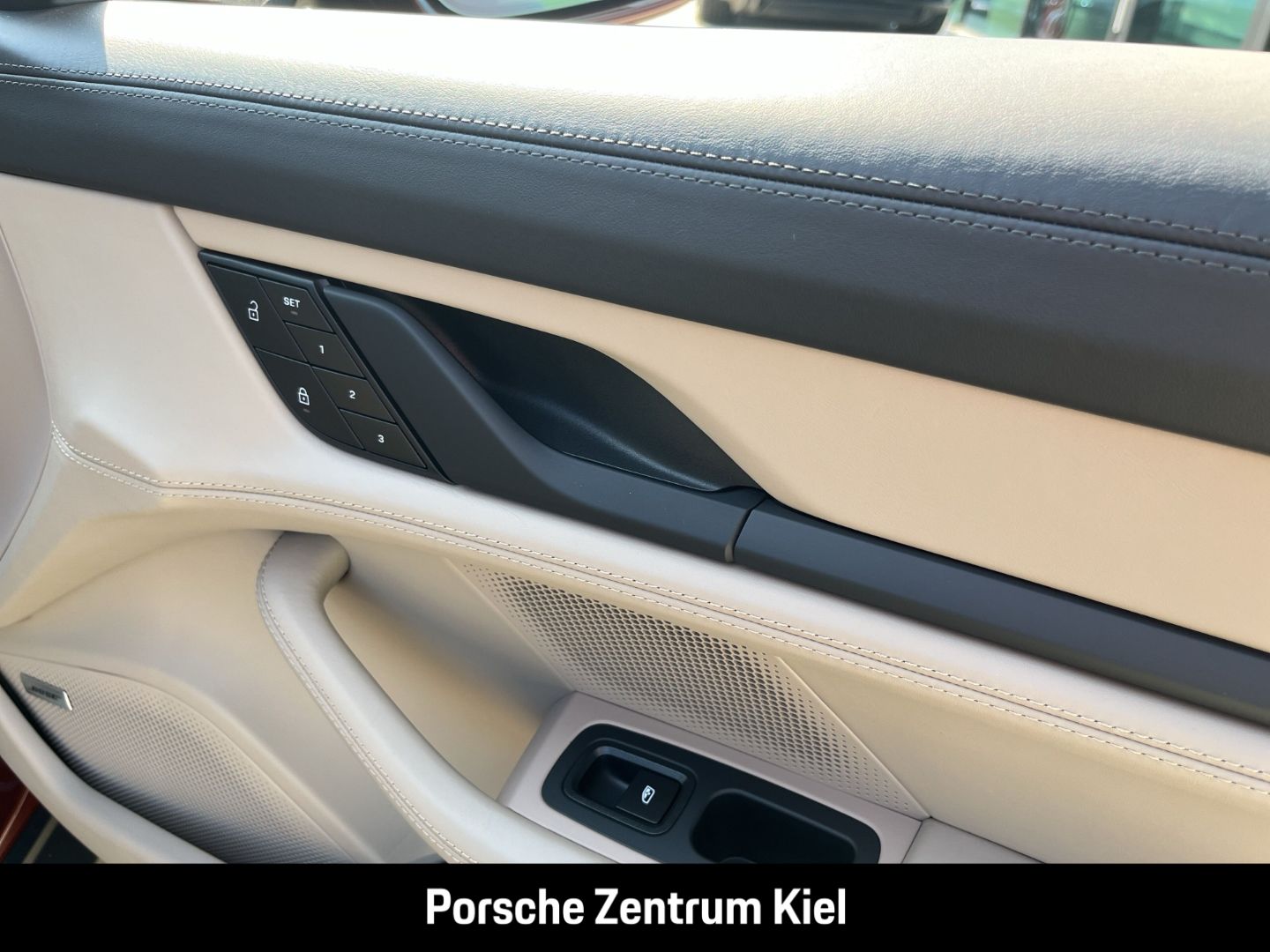 Porsche Taycan Turbo Cross Turismo BOSE LED-Matrix