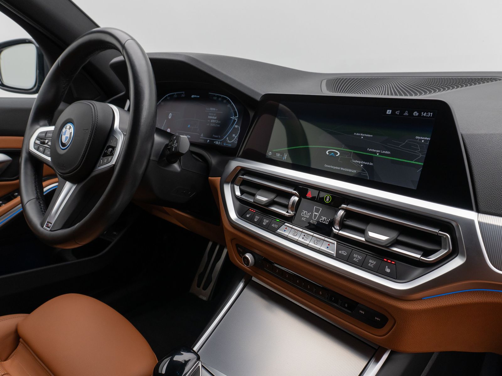 BMW 330e M Sport - Samsaru's Car Outlet