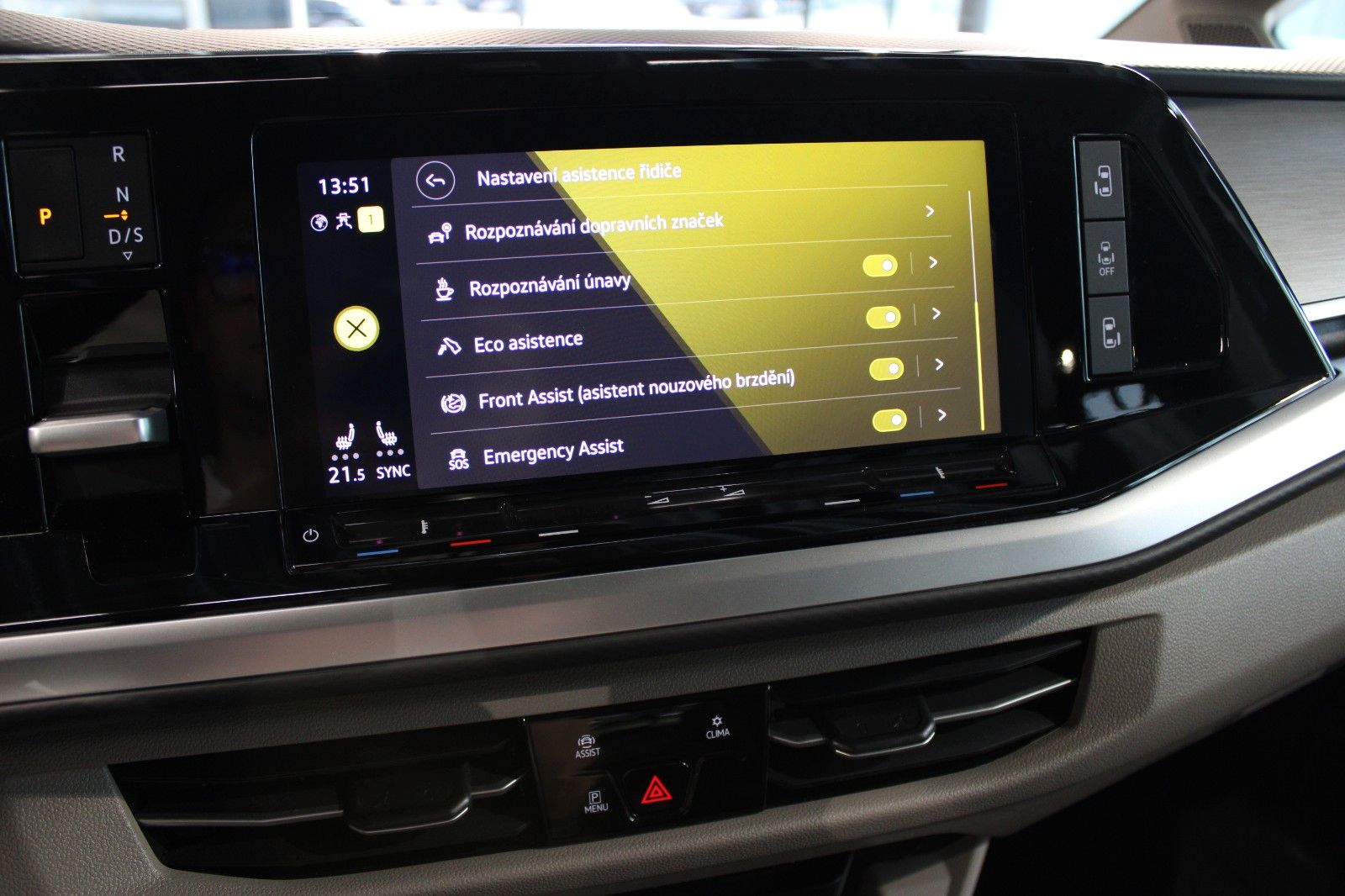 Volkswagen T7 Multivan Style - Samsaru's Car Outlet