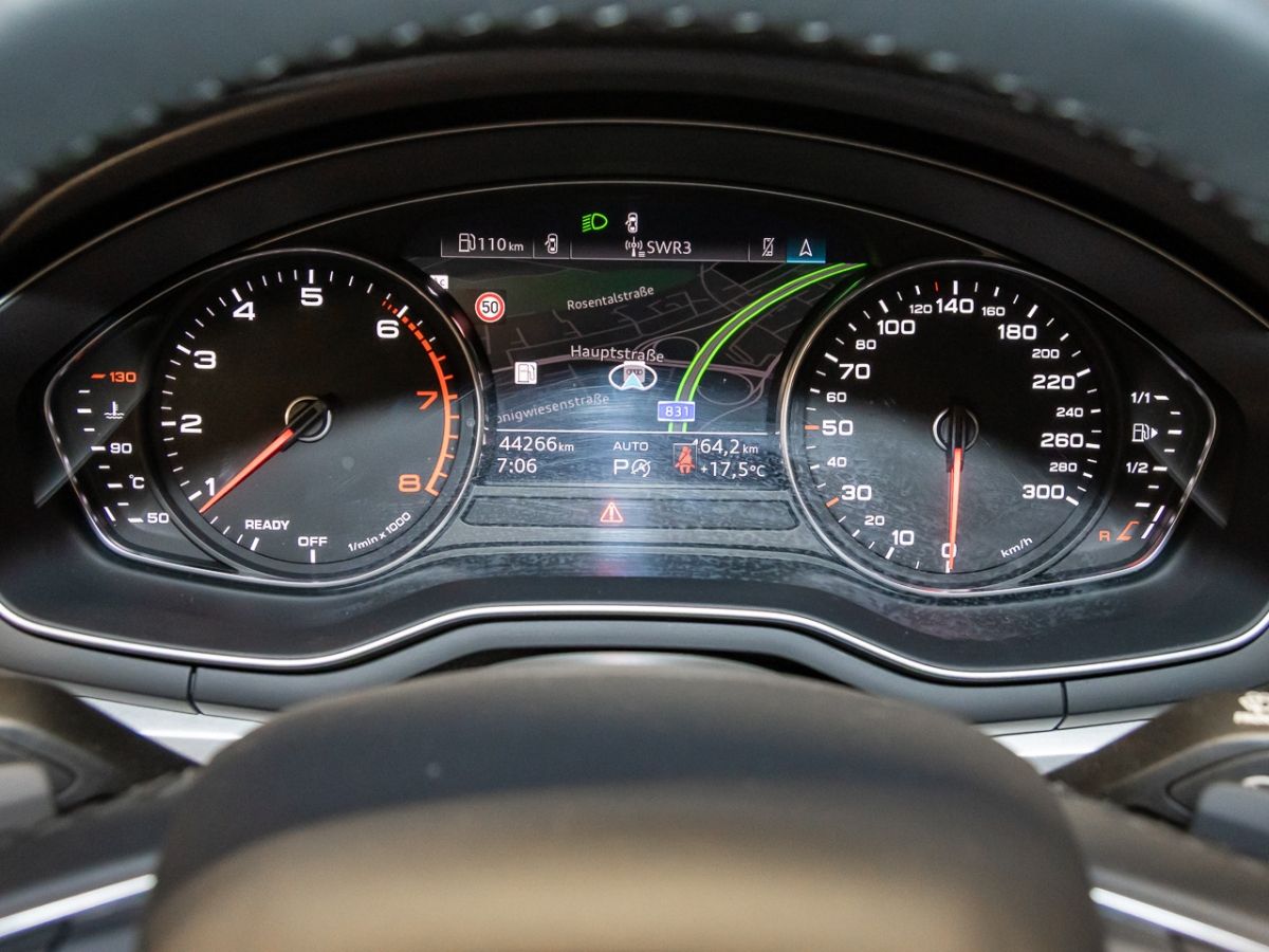 Audi A4 Avant 40 TFSI advanced - Samsaru's Car Outlet