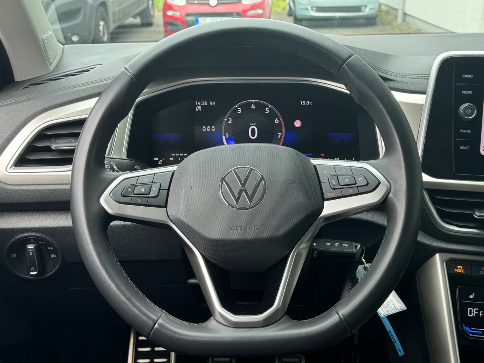 Volkswagen T-Roc Move - Samsaru's Car Outlet