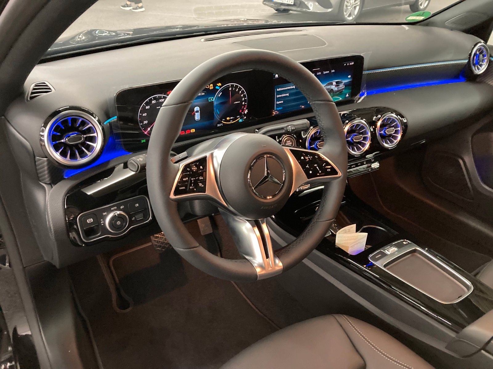 Mercedes-Benz A 250 e - Samsaru's Car Outlet