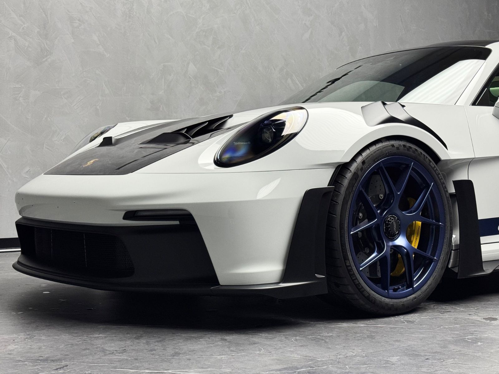 Porsche 992 GT3 RS - Samsaru's Car Outlet