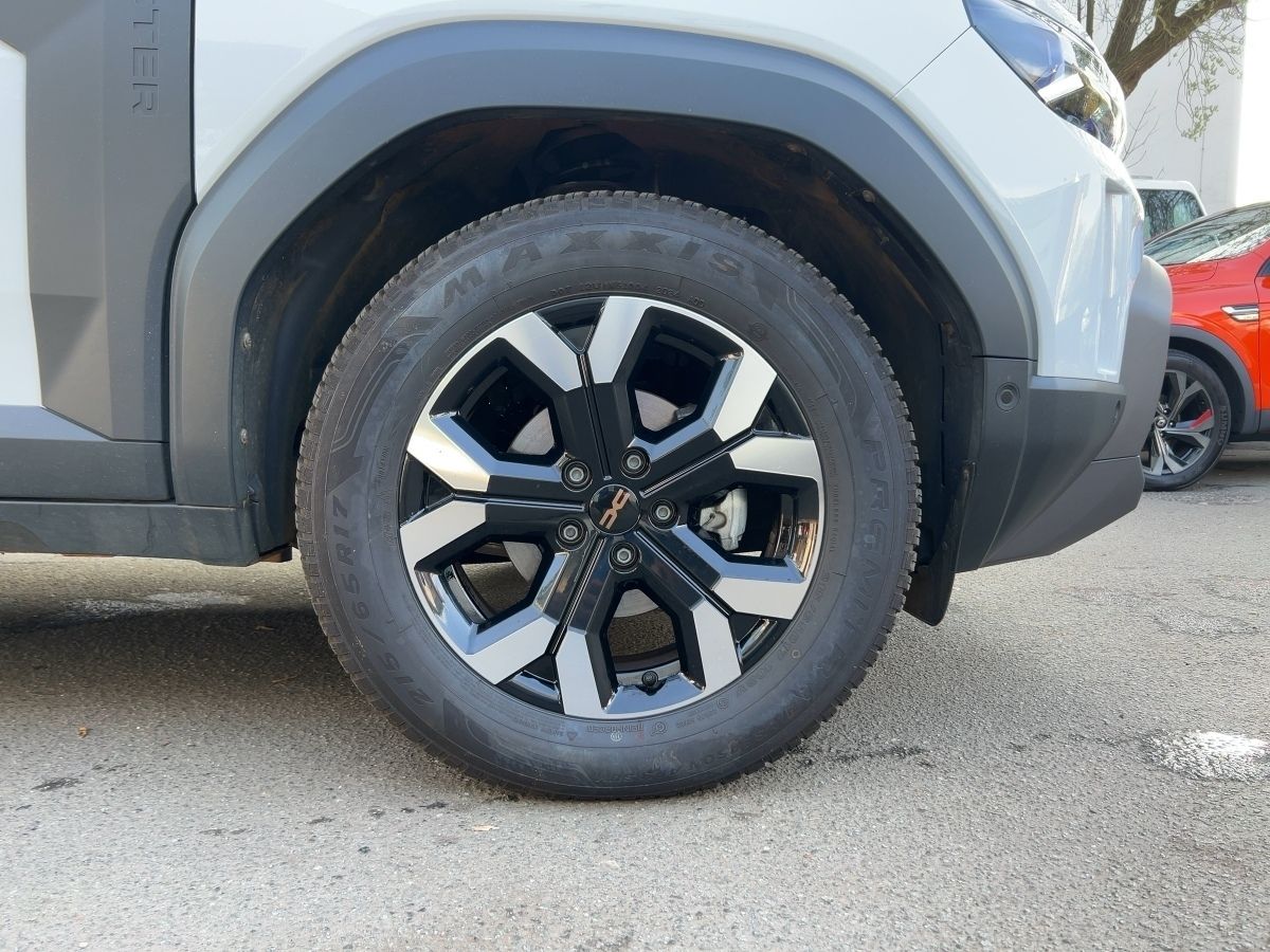 Dacia Duster TCe 130 - Samsaru's Car Outlet
