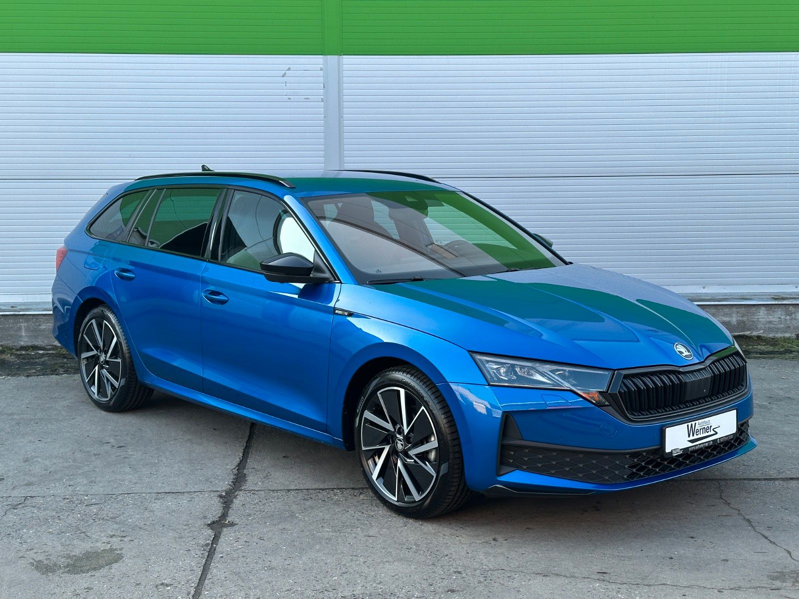 Skoda 204PS 4x4 DSG Sportline NAVI KAMERA eHK LM18"AHK