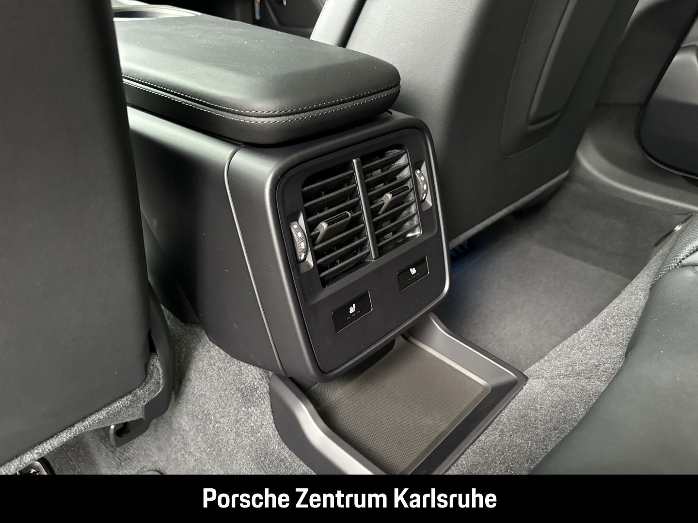 Porsche Taycan 4 Cross Turismo Offroad HA-Lenkung InnoDr