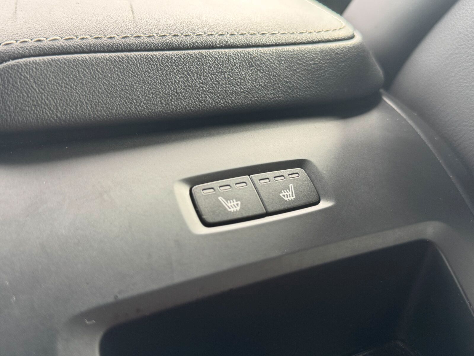 Volvo XC60 B4 AWD Plus Dark Keyless-Start/Autom./Klima