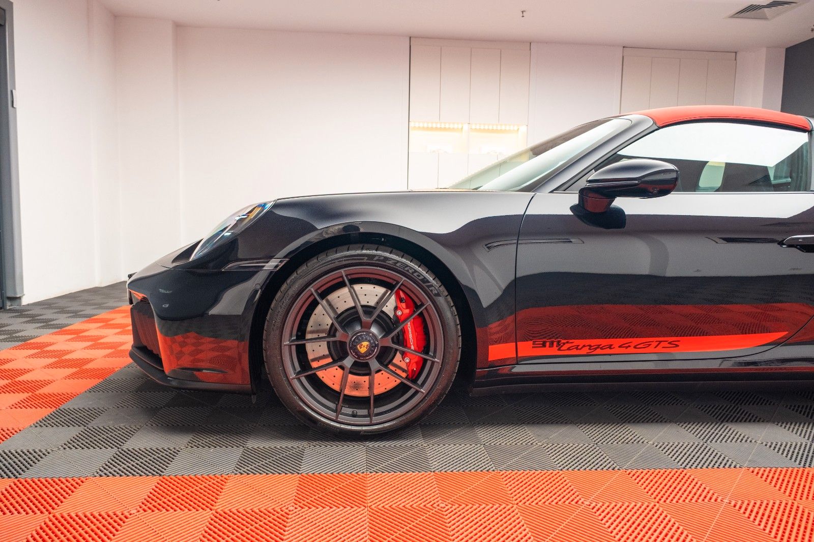 Porsche 911 Targa 4 GTS T-Hybrid