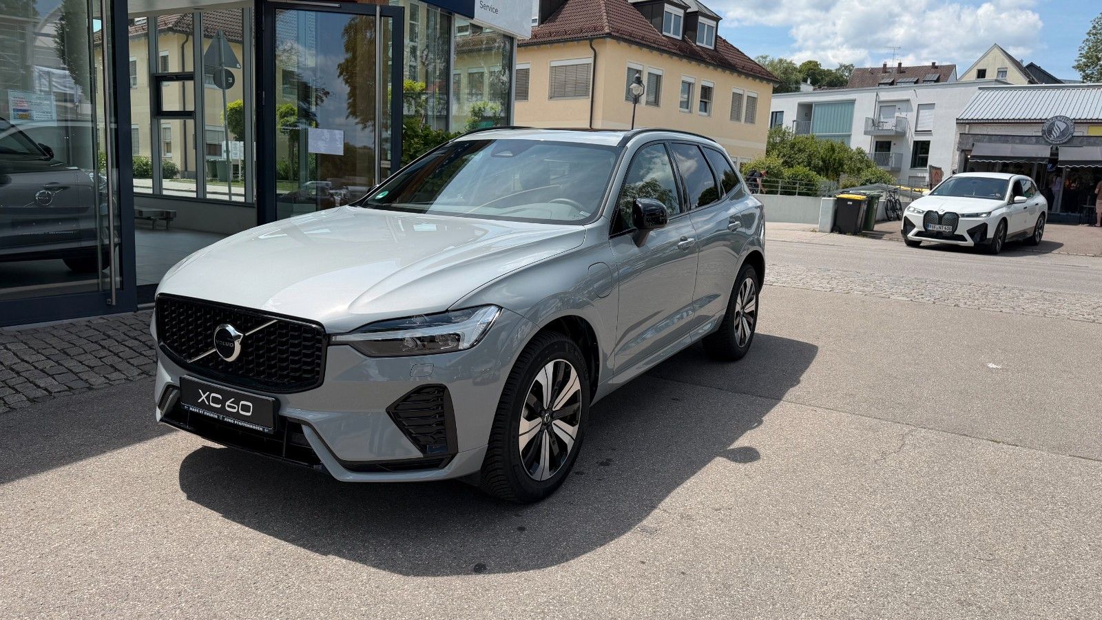 Volvo XC60 T6 Plus Dark Recharge Plug-In AWD/4 Pakete