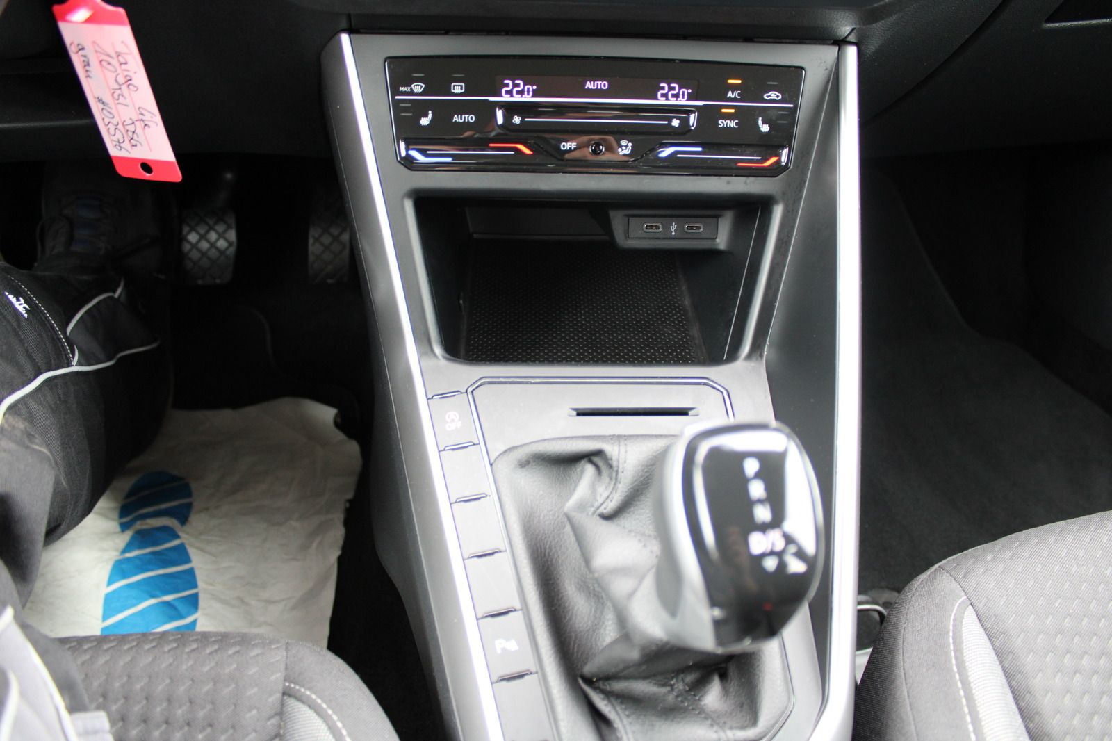 Volkswagen Taigo 1.0 TSI Life DSG - Samsaru's Car Outlet