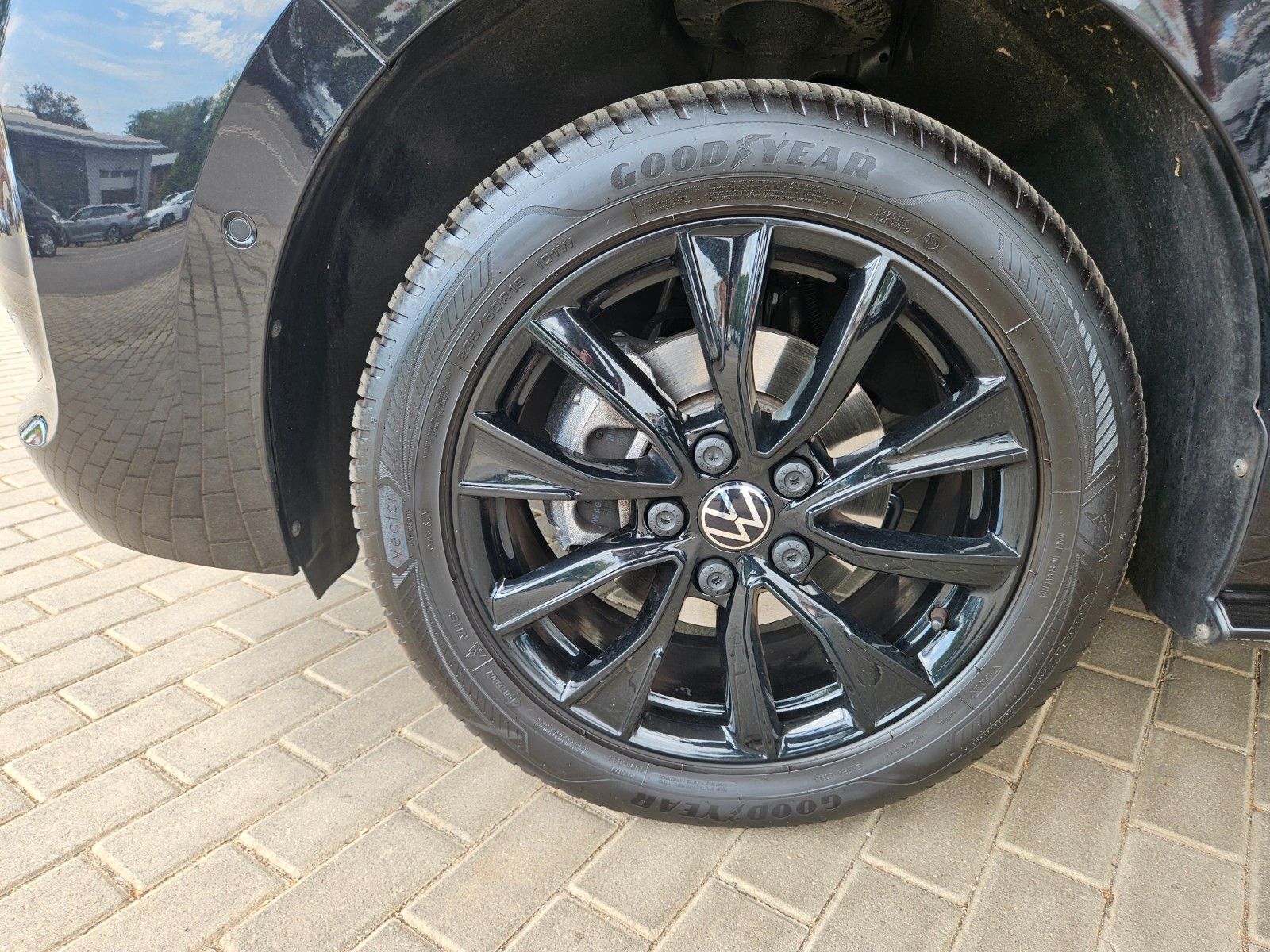 Volkswagen T7 Multivan 2.0 TDI SCR DSG Überhang Style - Samsaru's Car Outlet