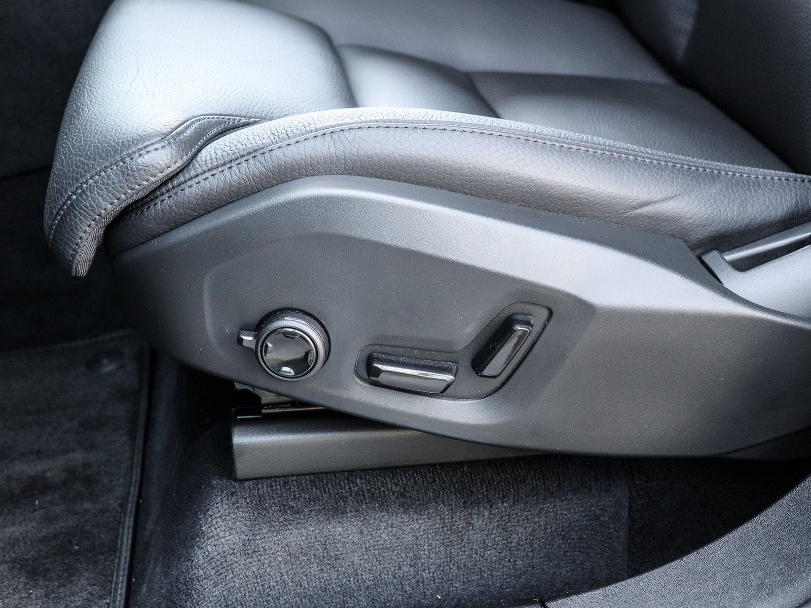 Volvo XC90 T8 Recharge AWD Plus Dark /PANO/360°K/AHK N