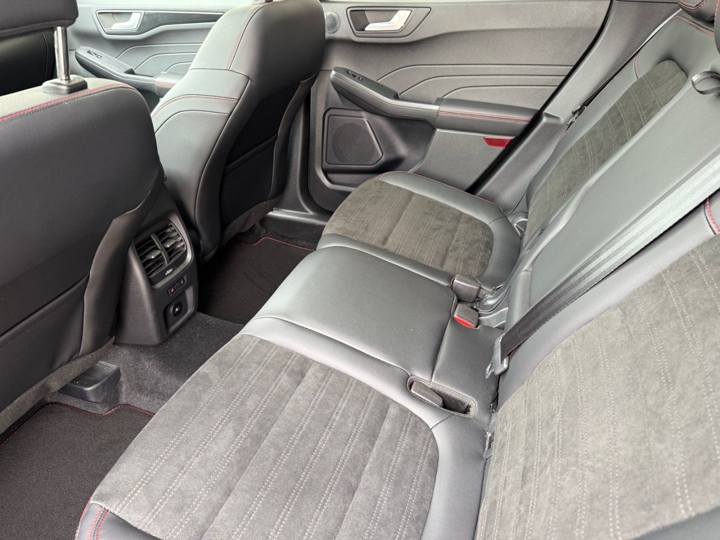 Ford Kuga ST-Line X EcoBoost - Samsaru's Car Outlet
