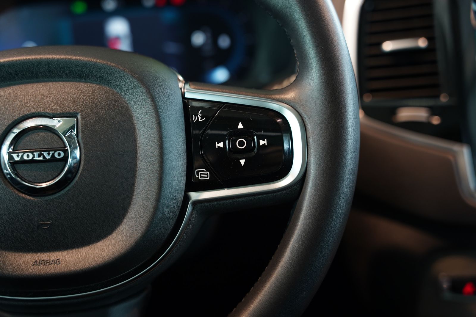 Volvo XC90 Plus Bright AWD *7-Sitzer *GSD *360° *AHK