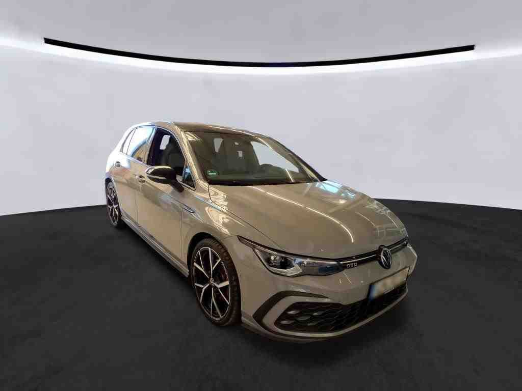 Volkswagen Golf VIII GTD 2.0TDI DSG Navi Matrix HuD Panoram