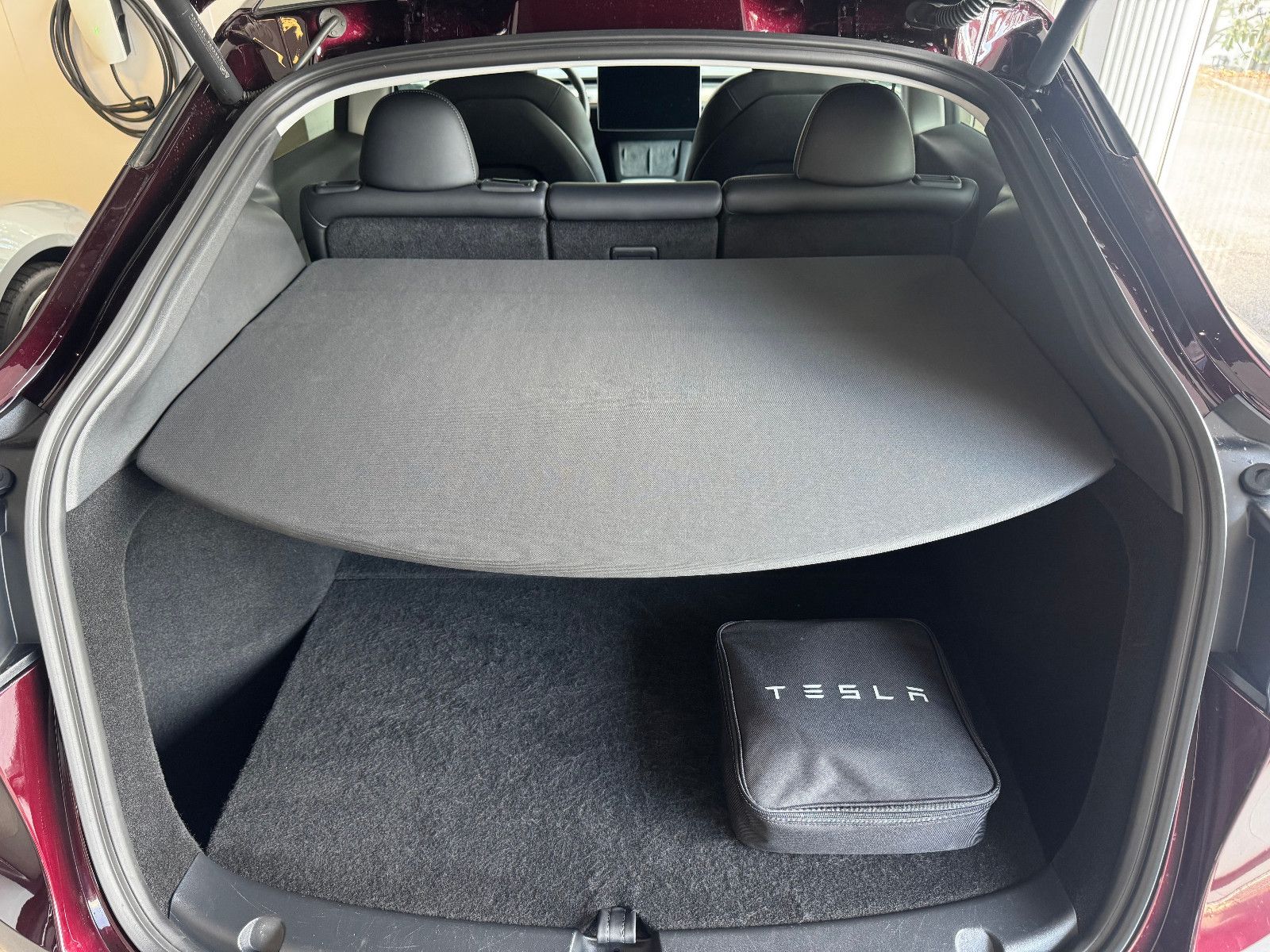 Tesla Model Y Long Range Dual Motor AWD MidnightCherry