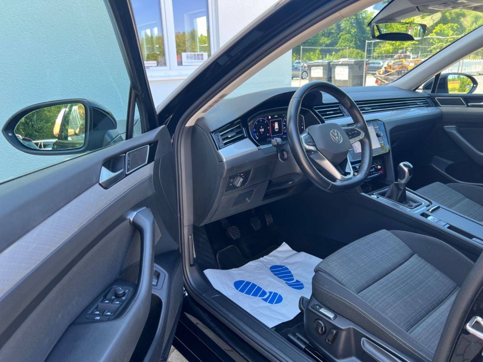 Volkswagen Passat 2.0 TDI - Samsaru's Car Outlet