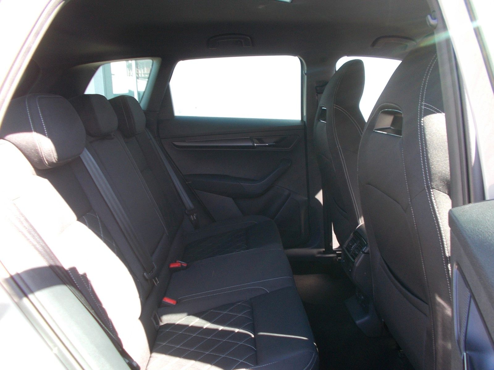 Skoda Karoq  1.5 TSI Sportline*DSG*Navi*LED *360° *AHK