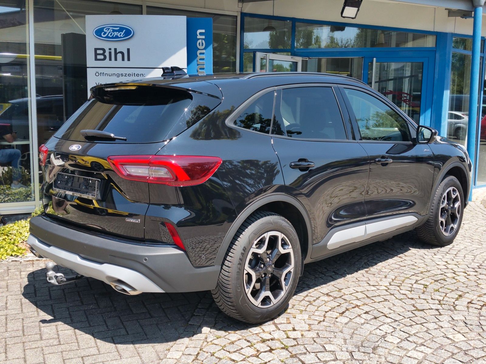 Ford Kuga Plug-In Hybrid Active - Samsaru's Car Outlet