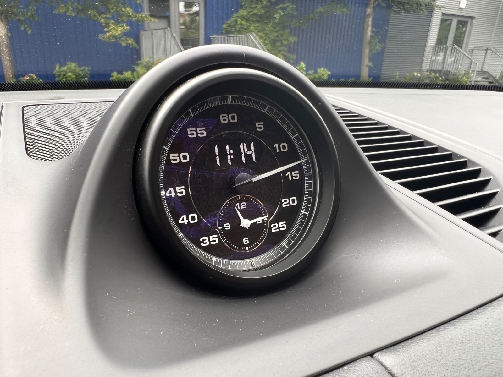 Porsche Macan III Exclusive - Samsaru's Car Outlet
