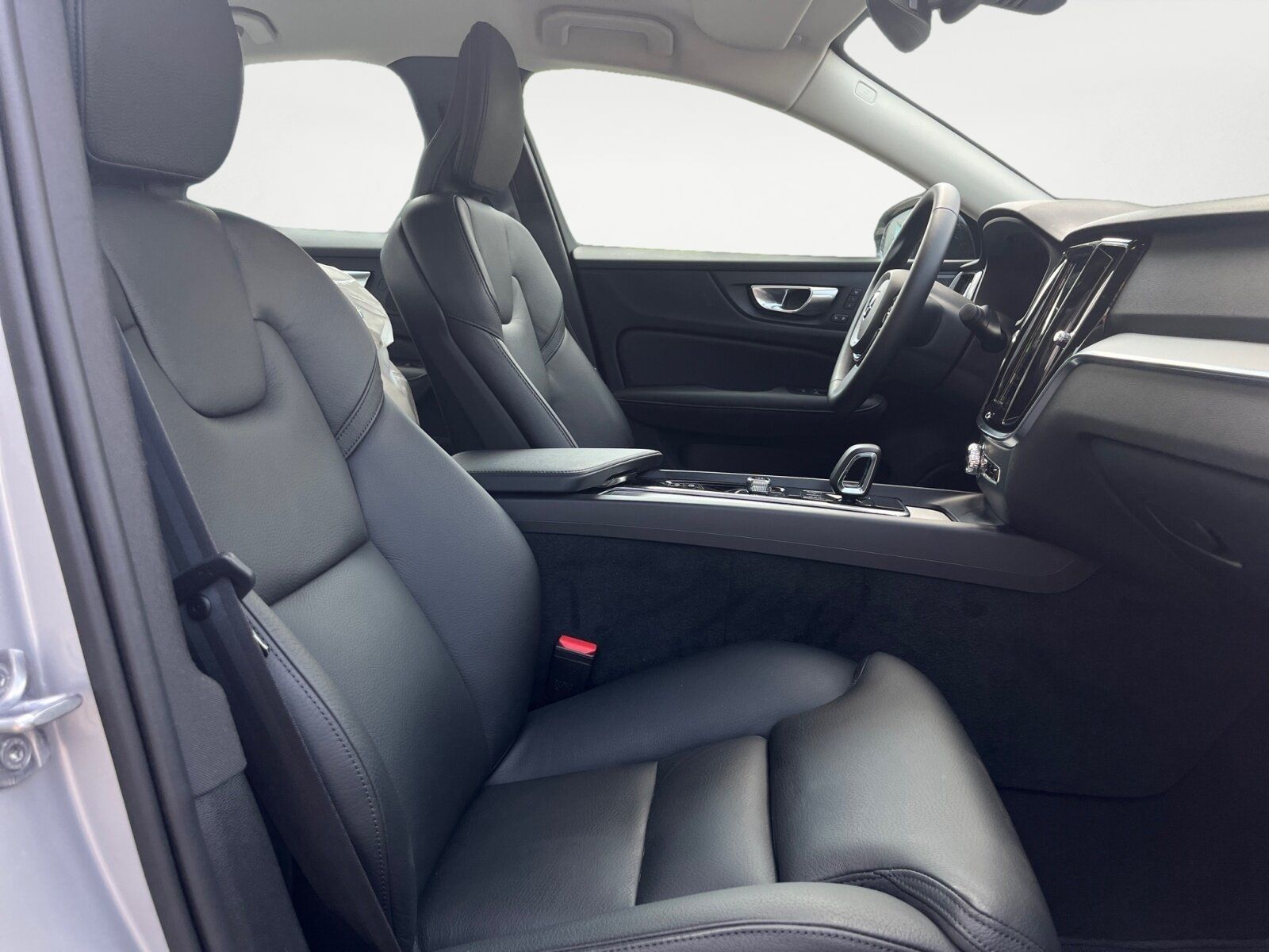 Volvo S60 B4 Plus Dark AHK+STH+SITZH+RFK+NAVI+TEMPOMAT
