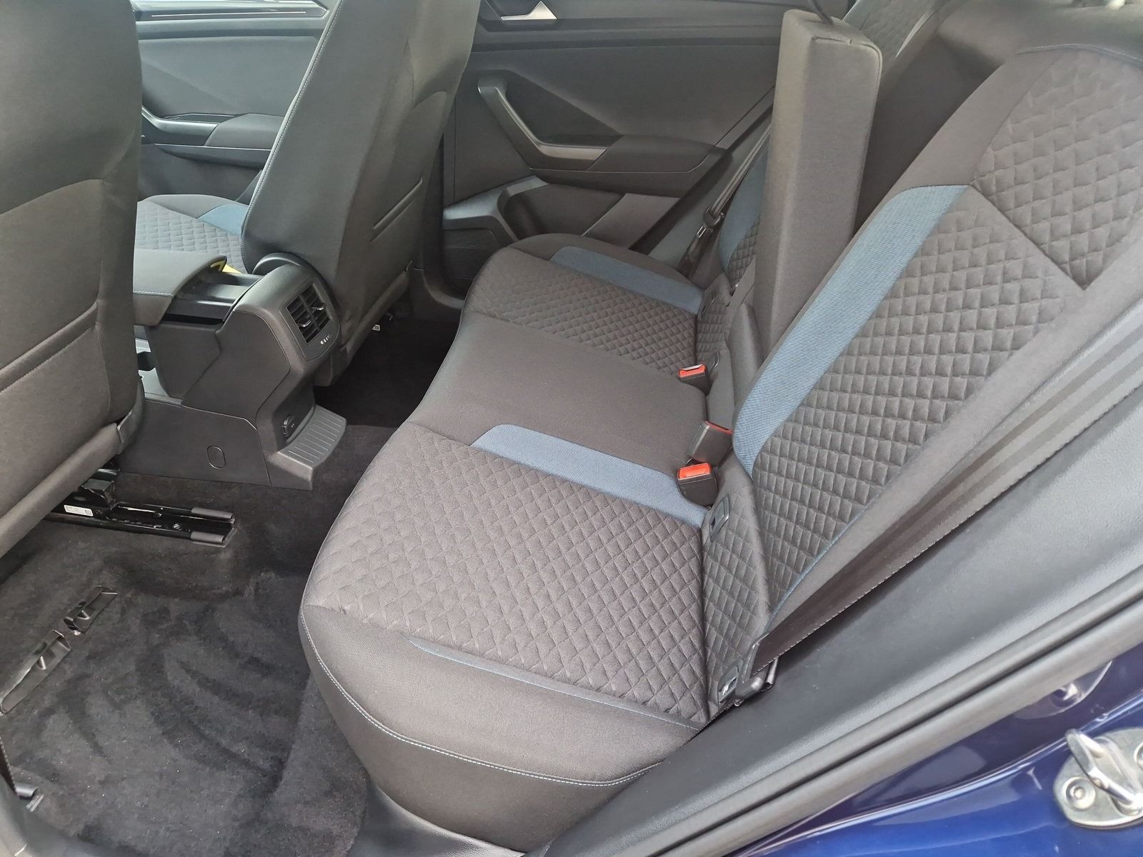 Volkswagen T-Roc IQ.DRIVE - Samsaru's Car Outlet
