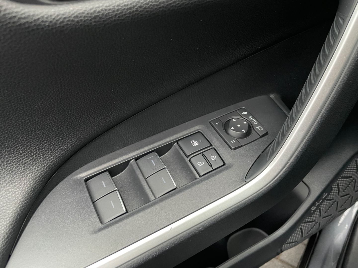 Toyota RAV 4 Plug-in-Hybrid Comfort *Allrad*HUD*4x SHZ*