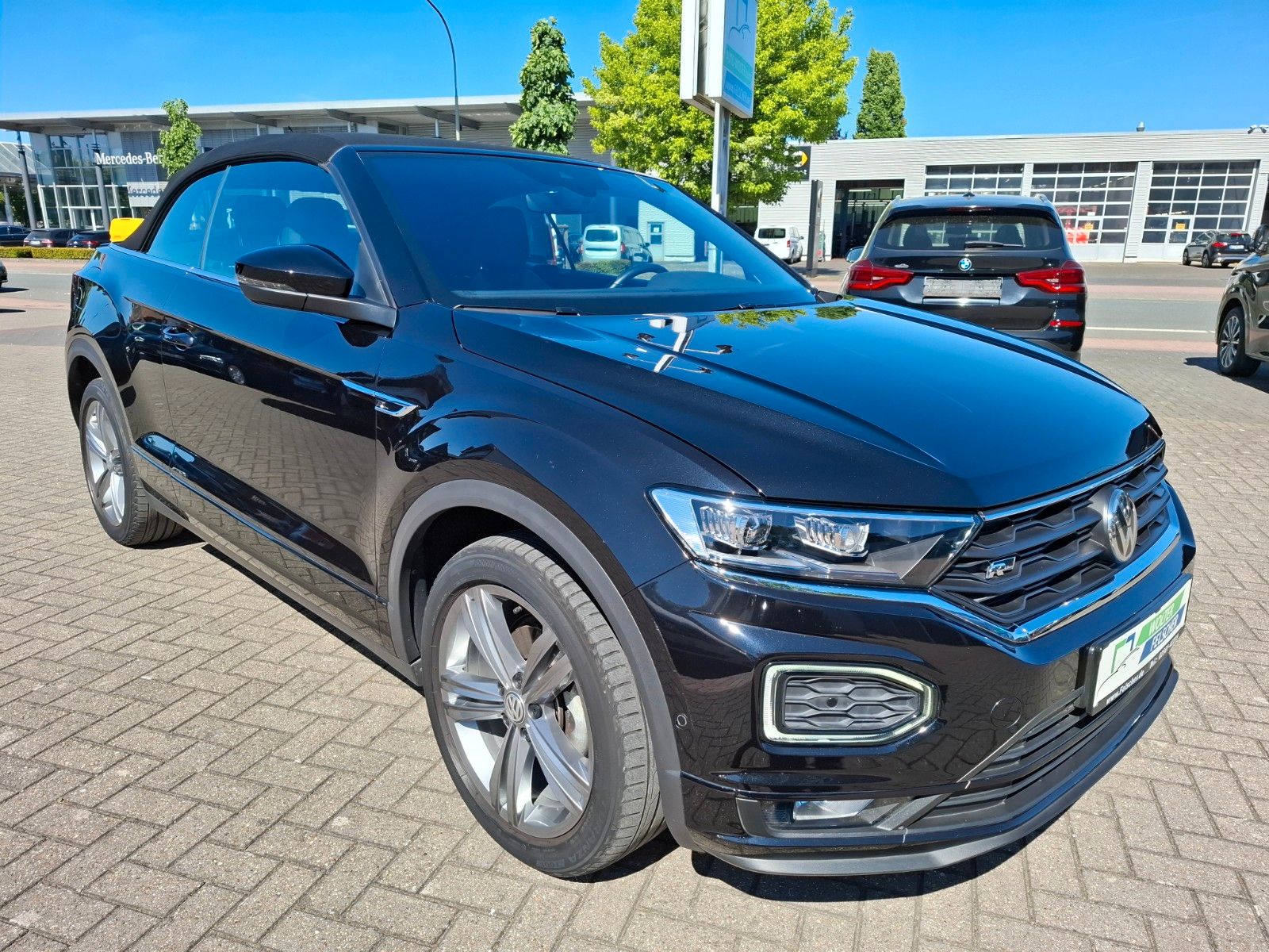 Volkswagen T-Roc R-Line - Samsaru's Car Outlet