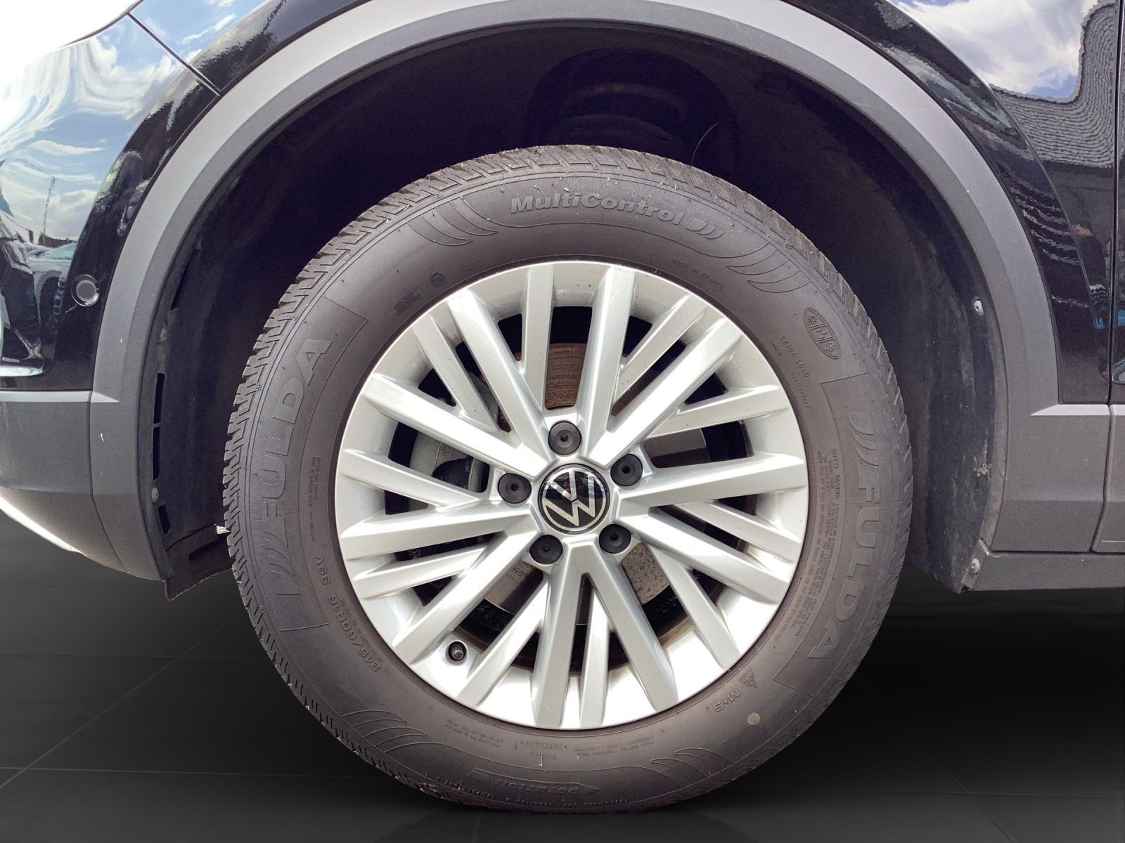 Volkswagen T-Roc 1.0 TSI LIFE - Samsaru's Car Outlet