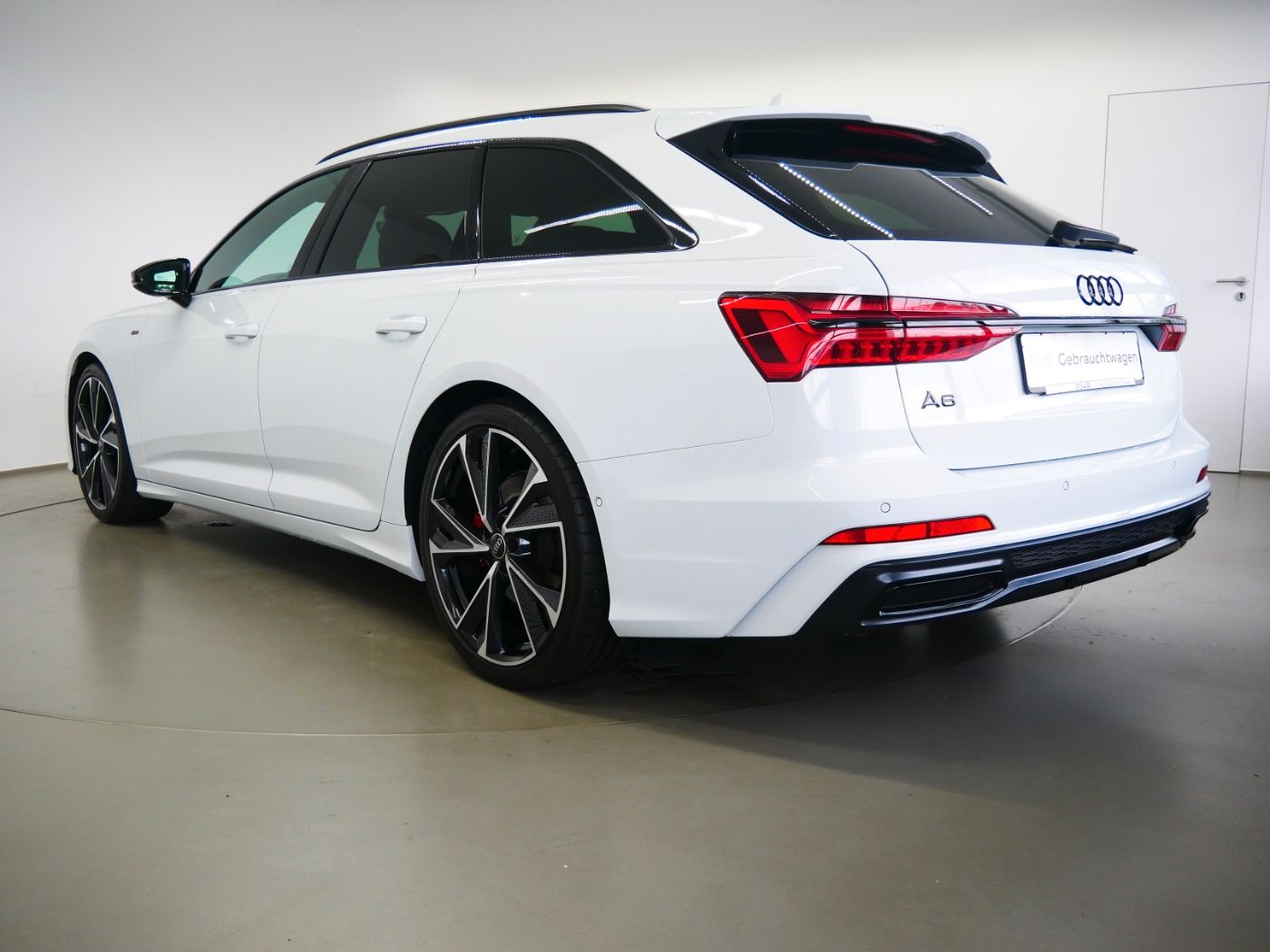 Audi A6 Avant 45 TFSI S line - Samsaru's Car Outlet