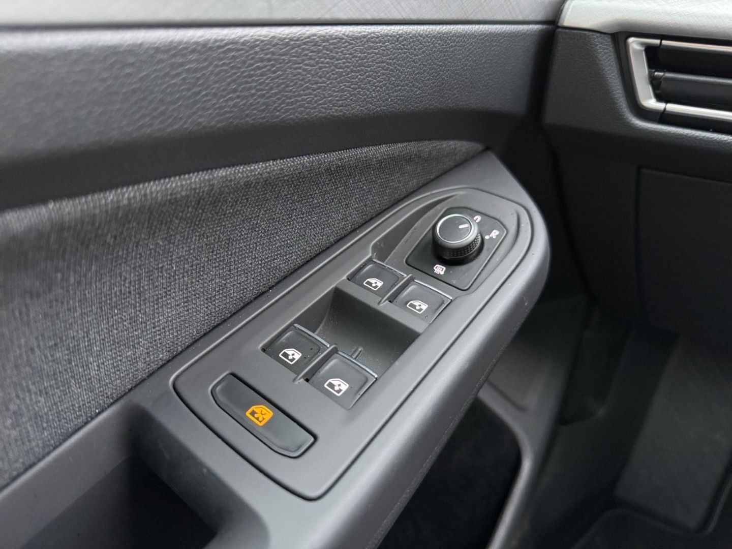 Volkswagen Golf Variant 8 VIII Life 1.0 eTSI - Samsaru's Car Outlet