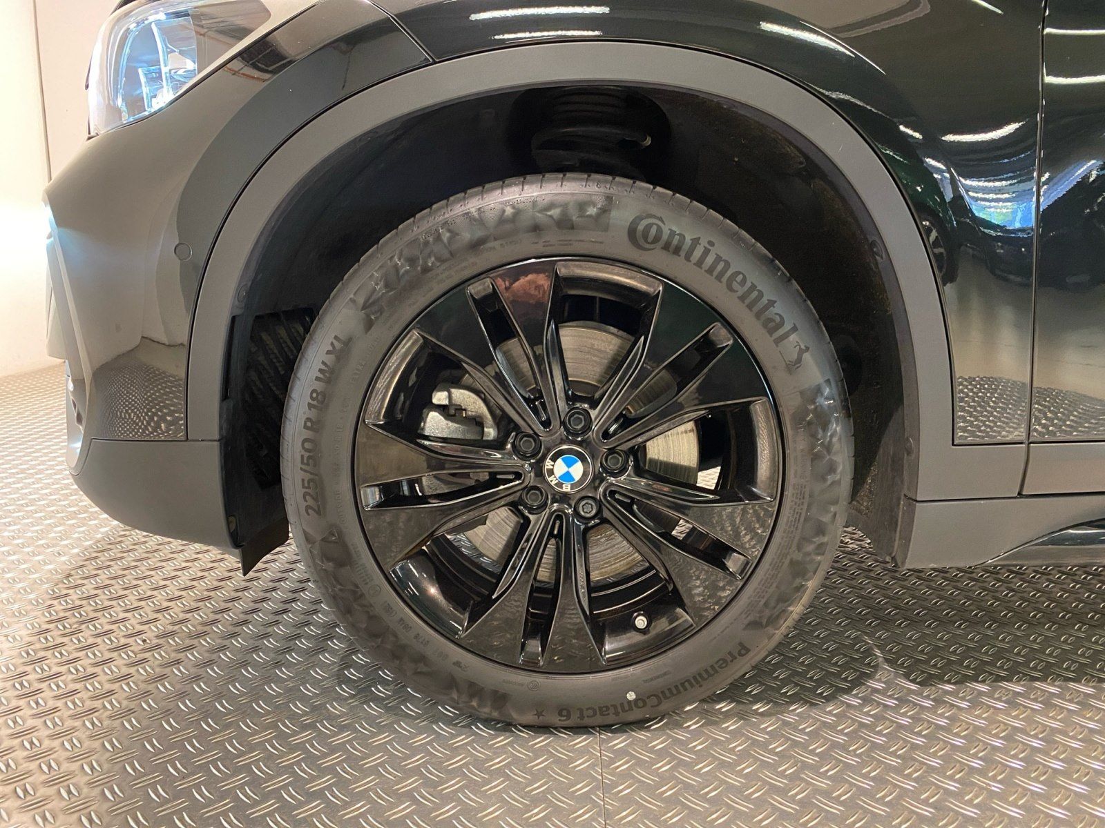 BMW X1 xDrive20i Sport Line - Samsaru's Car Outlet