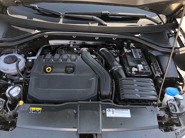 Volkswagen T-Roc R Line - Samsaru's Car Outlet