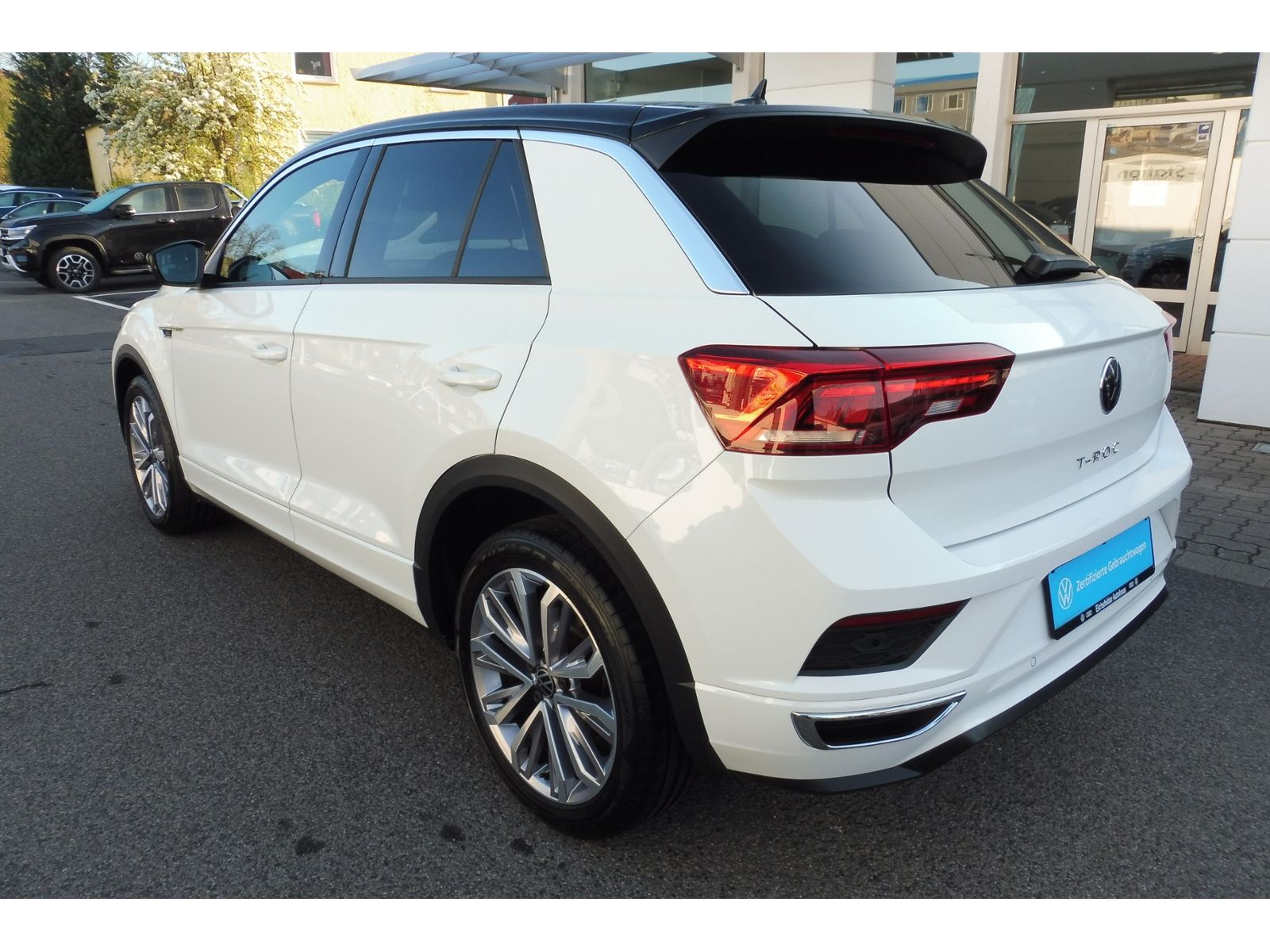 Volkswagen T-ROC Sport 1.5 TSI - Samsaru's Car Outlet