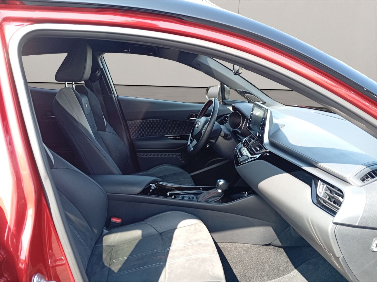 Toyota C-HR HYBRID GR SPORT - Samsaru's Car Outlet
