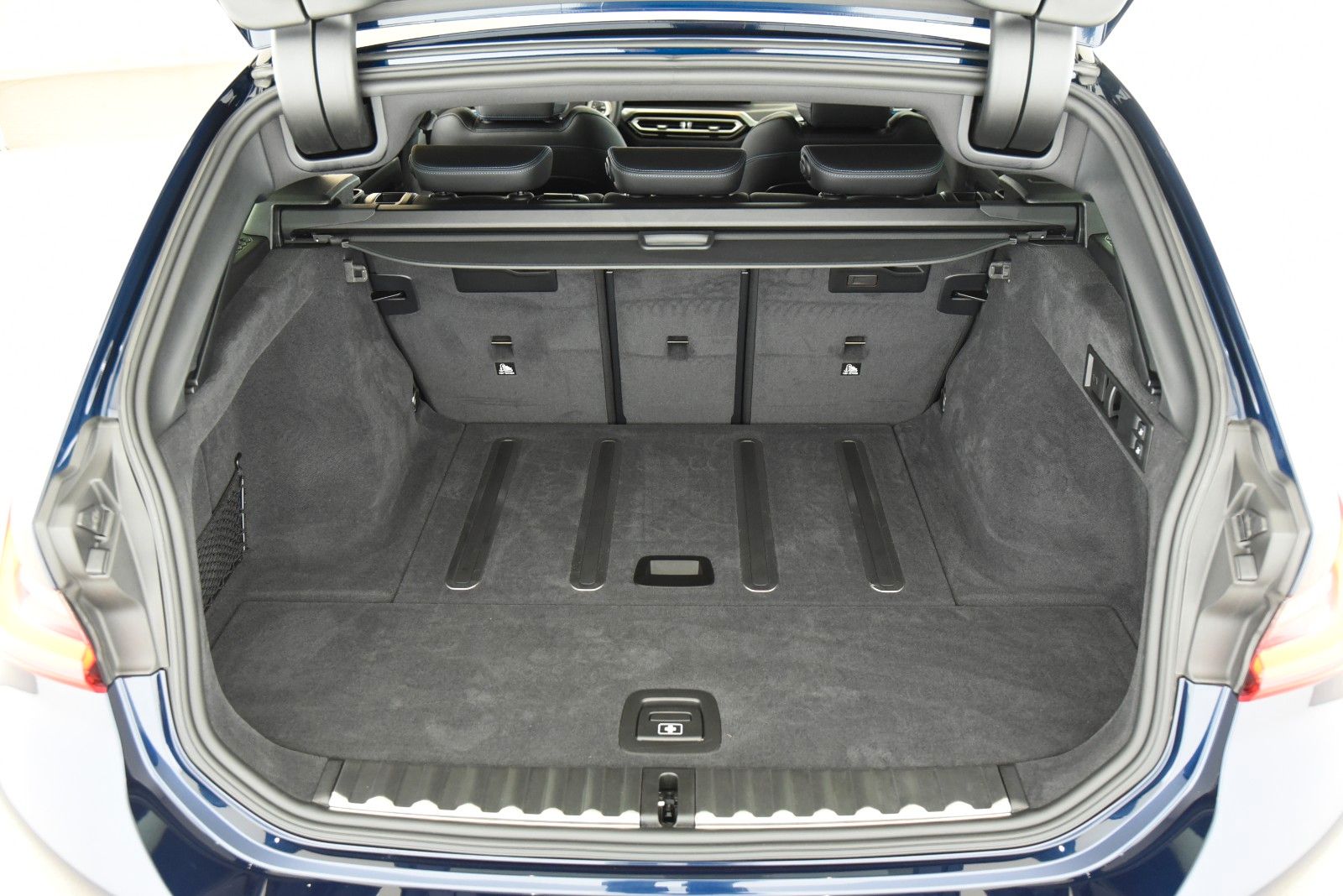 BMW 320d Touring xDrive M Sport - Samsaru's Car Outlet