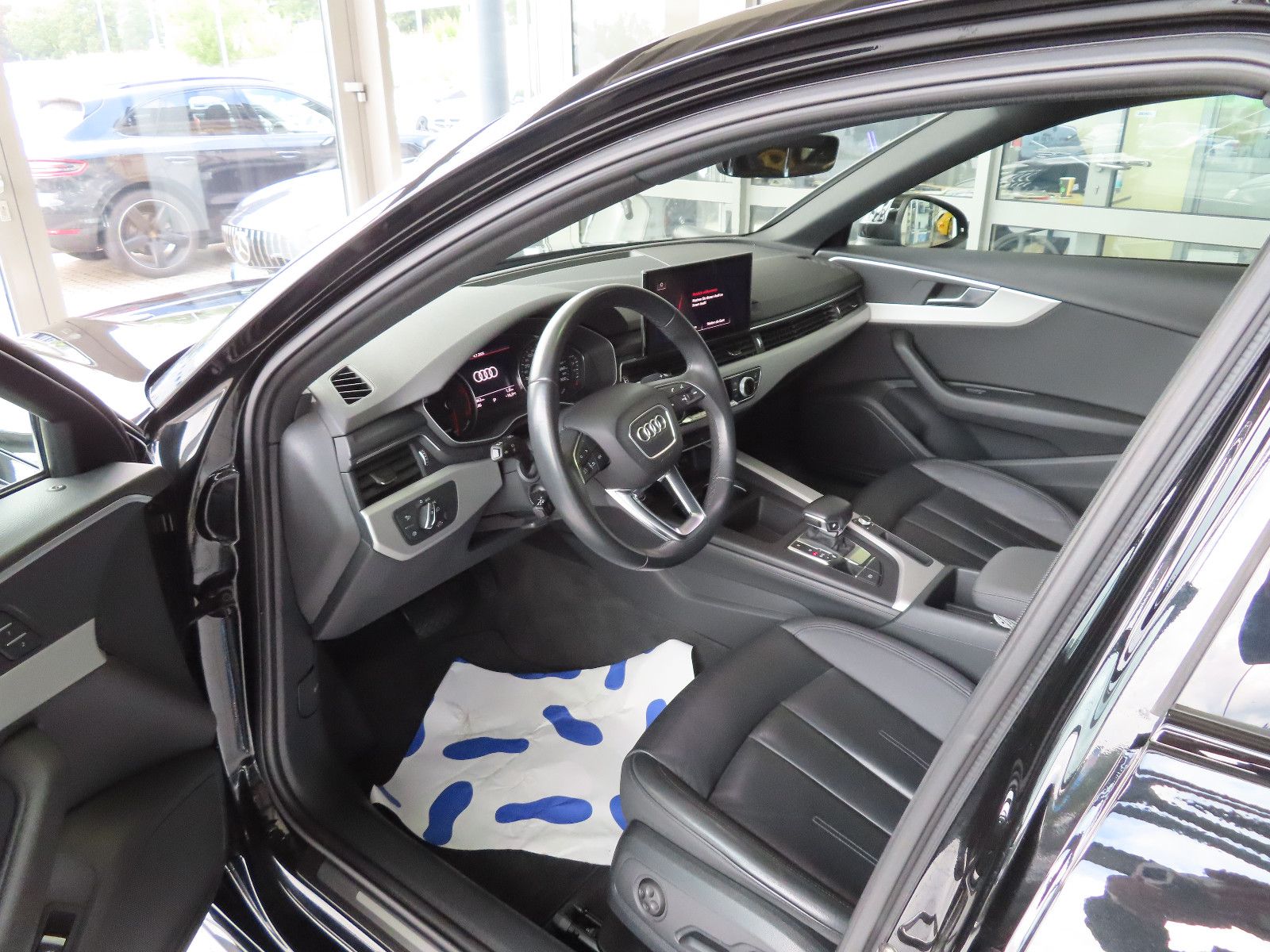Audi A4 Avant 40 TDI advanced - Samsaru's Car Outlet