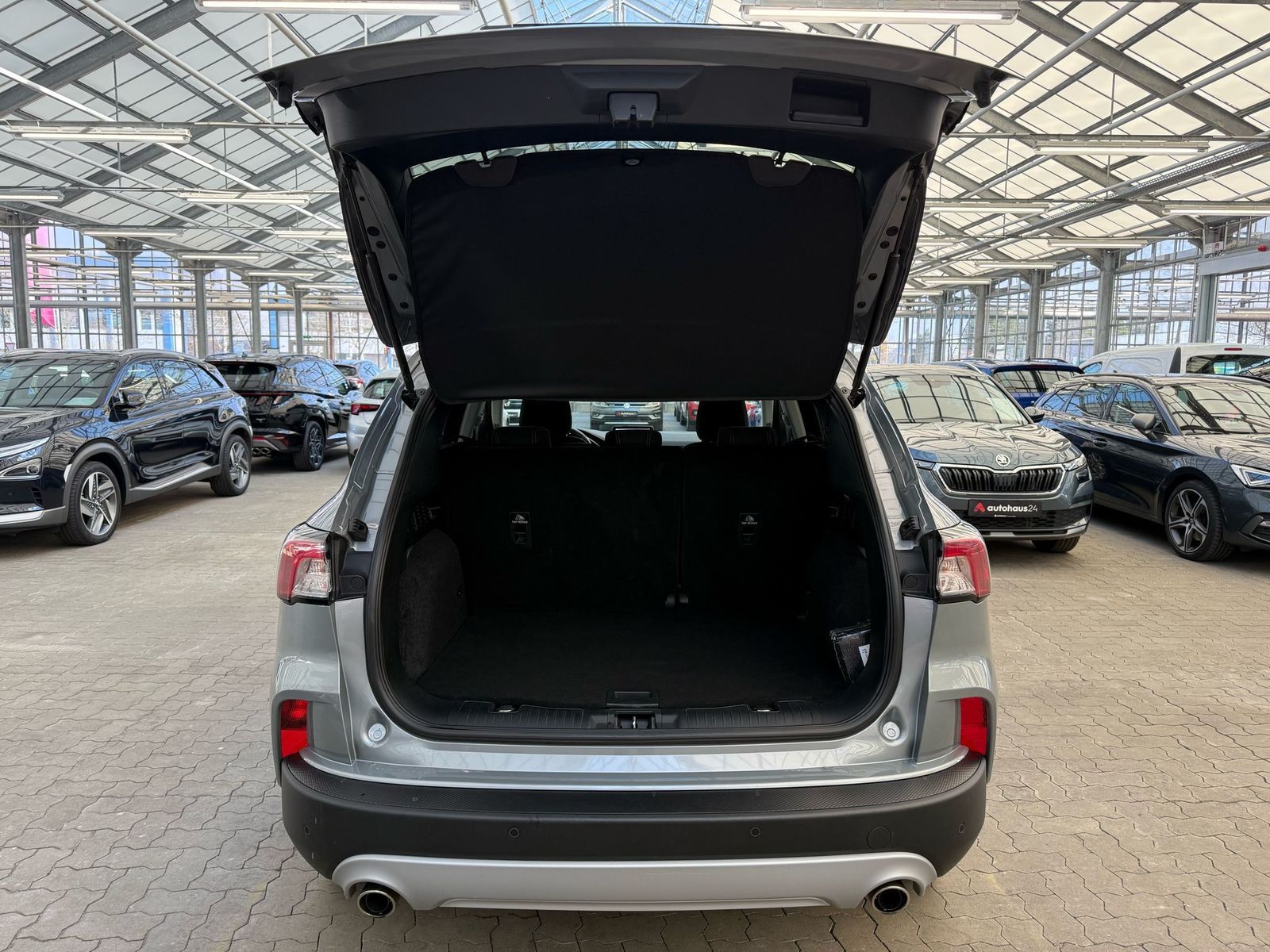 Ford Kuga 1.5 EcoBlue Titanium - Samsaru's Car Outlet