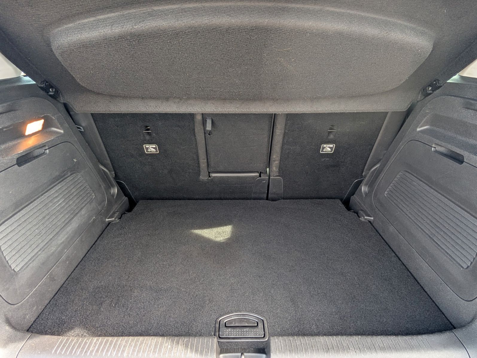 Opel Crossland Elegance 1.5D - Samsaru's Car Outlet