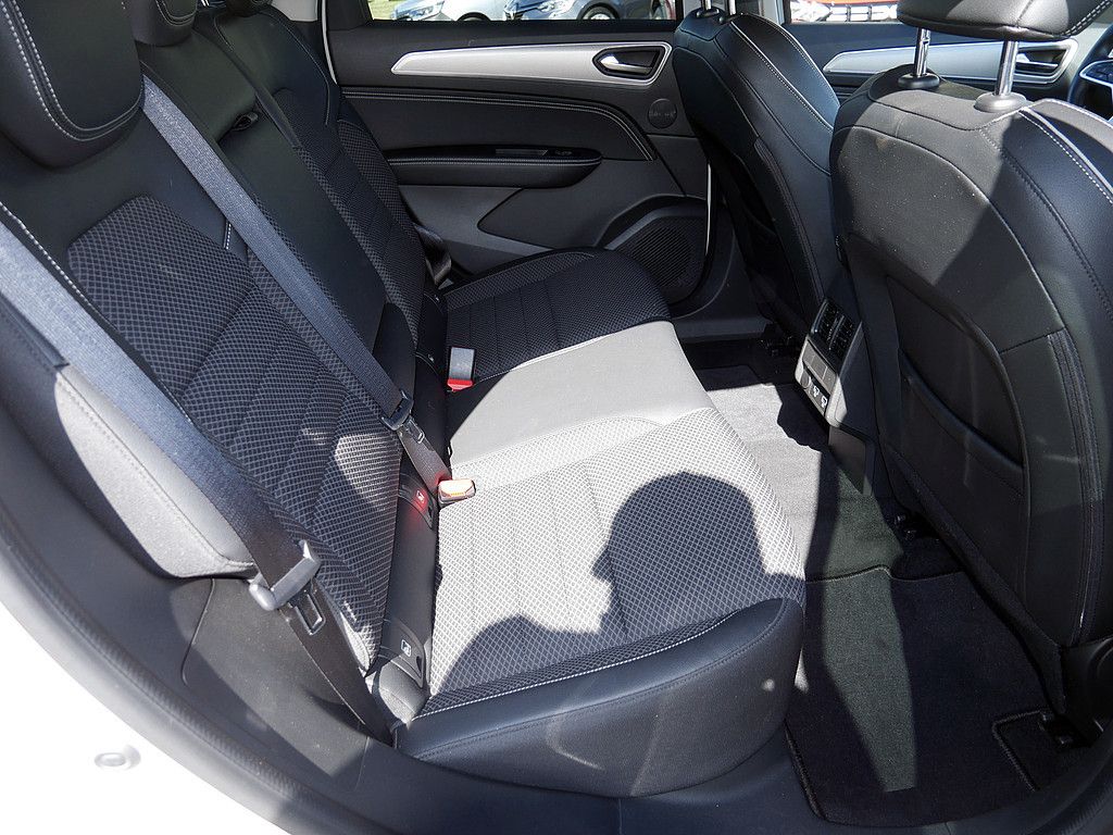 Renault Arkana Techno TCe 140 EDC - Samsaru's Car Outlet