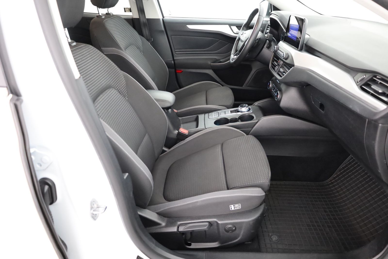 Ford Focus Turnier 2.0 EcoBlue Aut. - Samsaru's Car Outlet