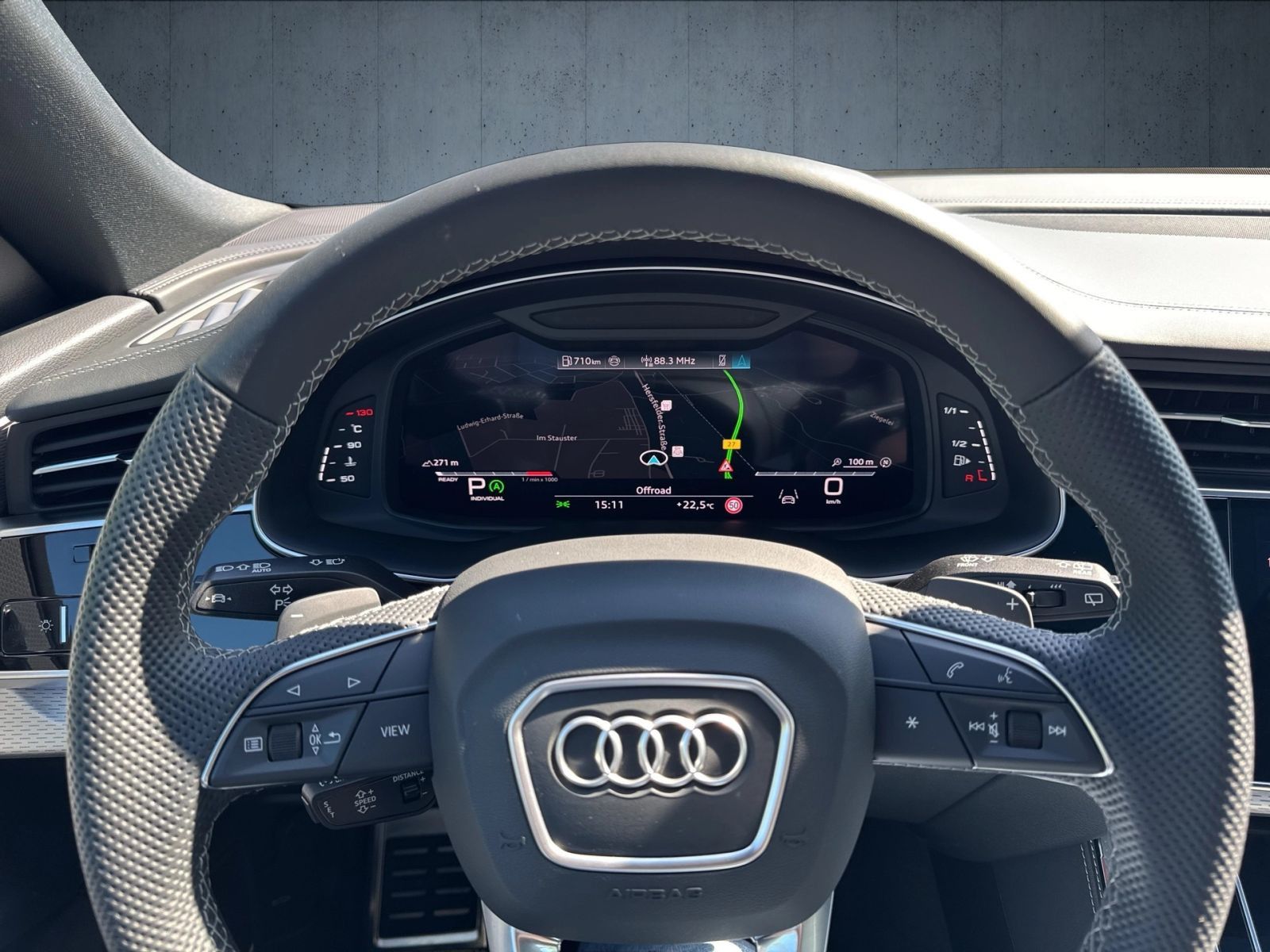 Audi Q8 S line 50 TDI AHK/StHz/HuD/22''/HDMatrix/4Len