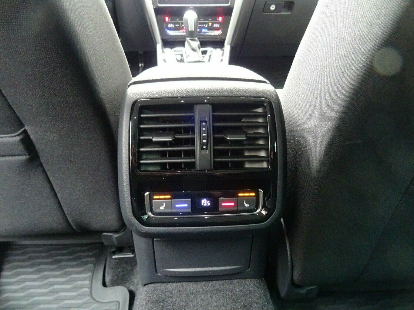 Volkswagen Passat Variant 2.0 TDI Autom - Samsaru's Car Outlet