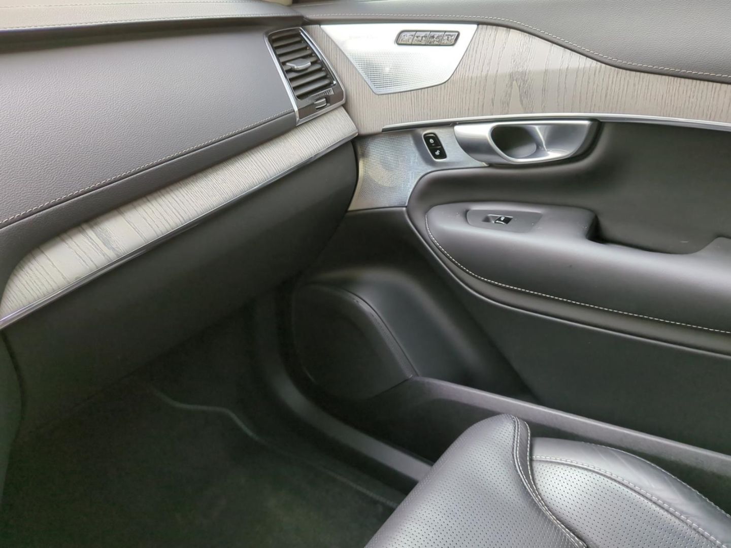 Volvo XC90 T8 Recharge Ultimate Dark *Vollausstattung*